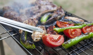 Barbecue plancha grillades viande pinces légumes